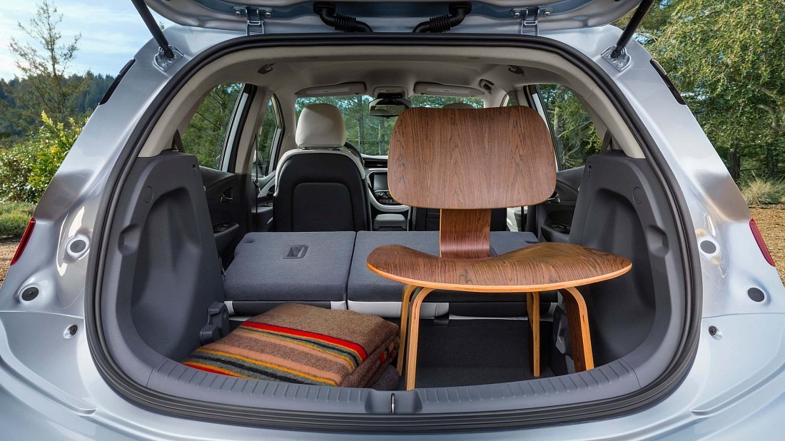 Chevrolet Bolt EV Gen 1 (2017-2019) trunk, boot, expanded, folded seats, maximum volume, max cargo, max capacity, max storage