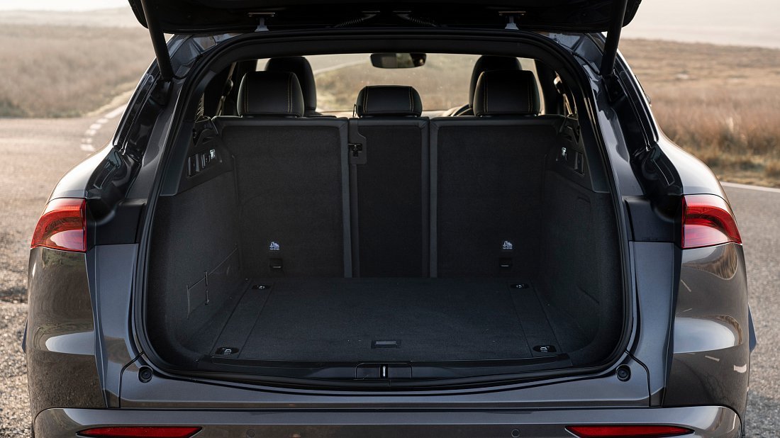 Maserati Grecale Folgore (2024-…) trunk, boot, seats up, seats upright, cargo space, cargo volume, cargo capacity, storage