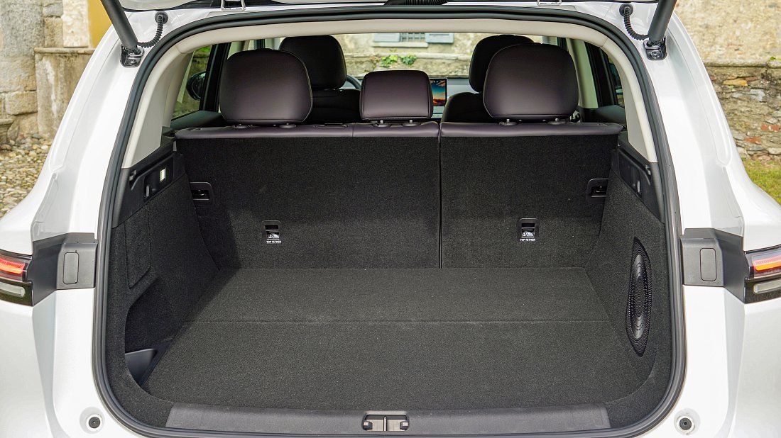 Leapmotor C10 (2024-..) trunk, boot, seats up, seats upright, cargo space, cargo volume, cargo capacity, storage