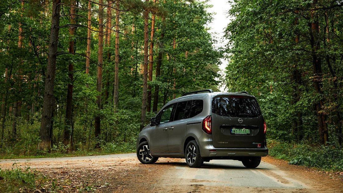 Nissan Townstar Evalia EV L1 (2023-…) rear quarter, three-quarter view, diagonal, exterior