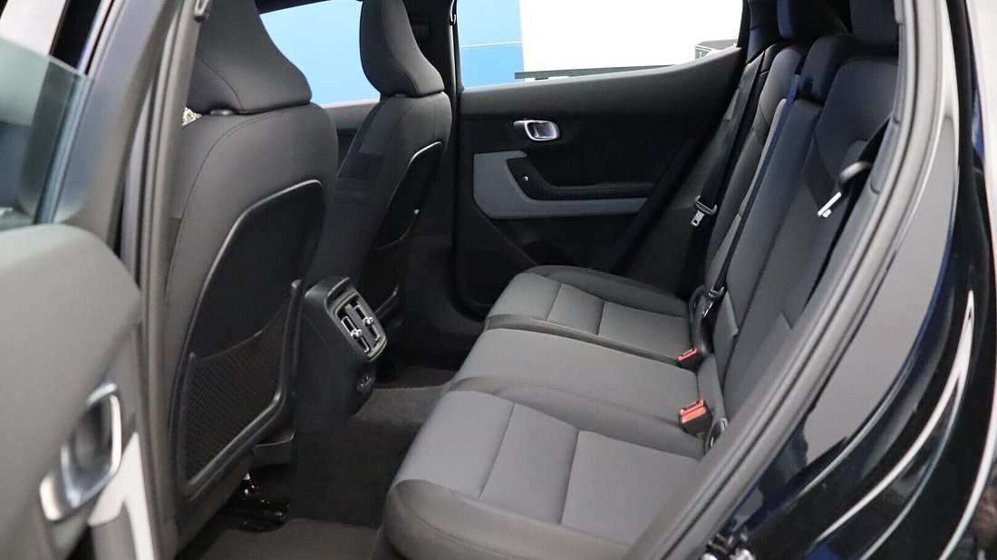 Polestar 2 Long Range Single Motor (2023-…) rear seats, back seats, passenger seats, legroom, headroom, interior