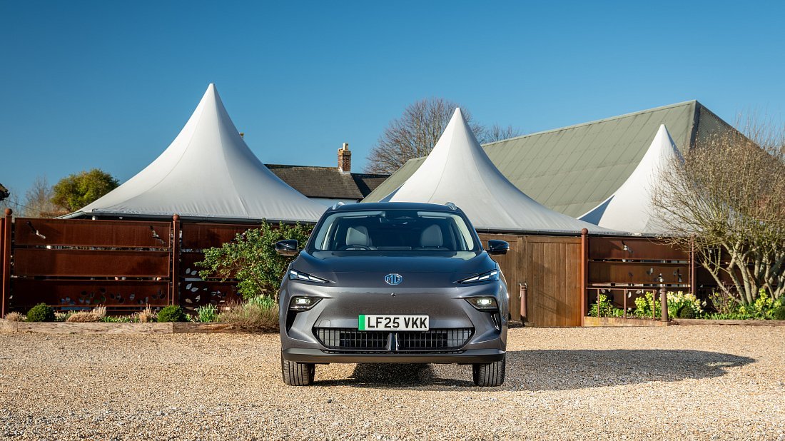 MG MGS5 EV 64 kWh (2025-...) front fascia photo, grille, headlights, bumper, exterior