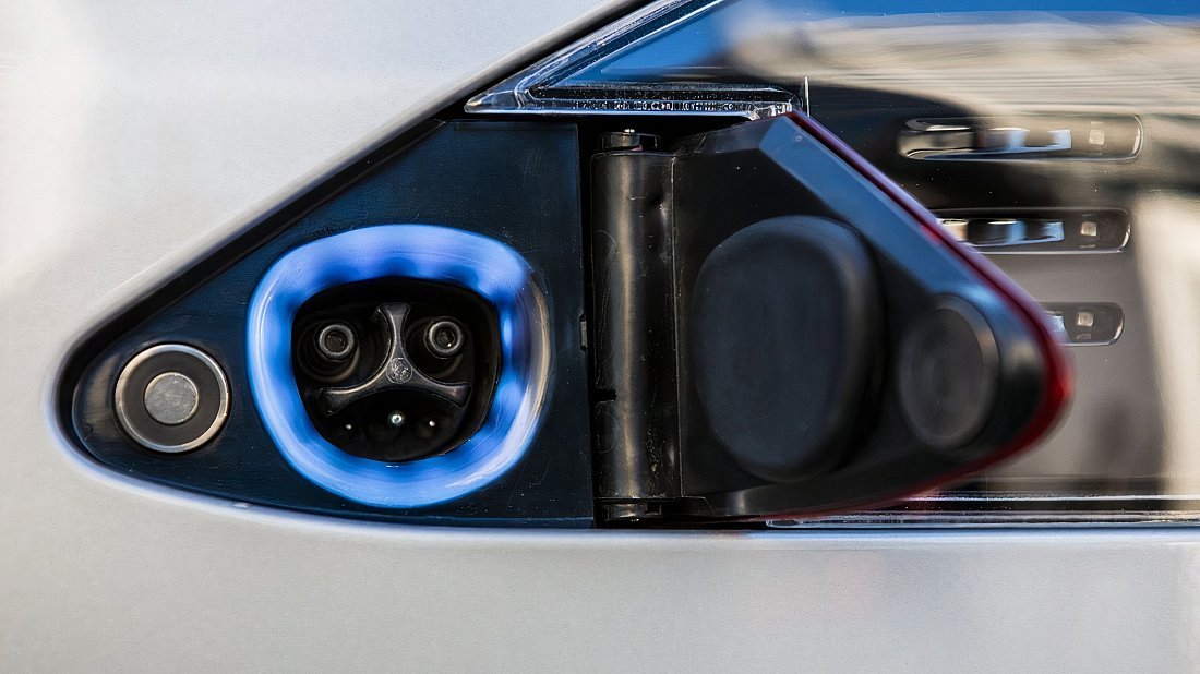 Tesla Model S 85 (2012-2016) charge port USA, charging, inlet, plug, connector
