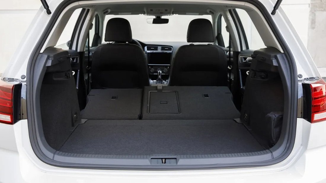 Volkswagen e-Golf 35.8 kWh (2017-2020) trunk, boot, expanded, folded seats, maximum volume, max cargo, max capacity, max storage