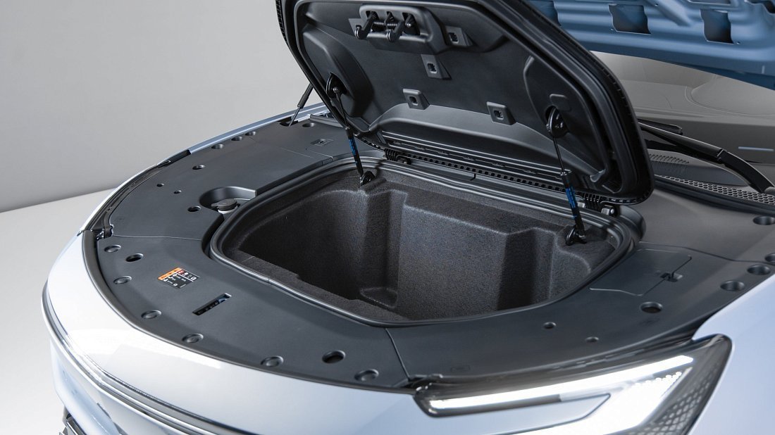 MG Marvel R (2021-…) frunk, front trunk, under hood, storage, cargo, capacity, bonus space