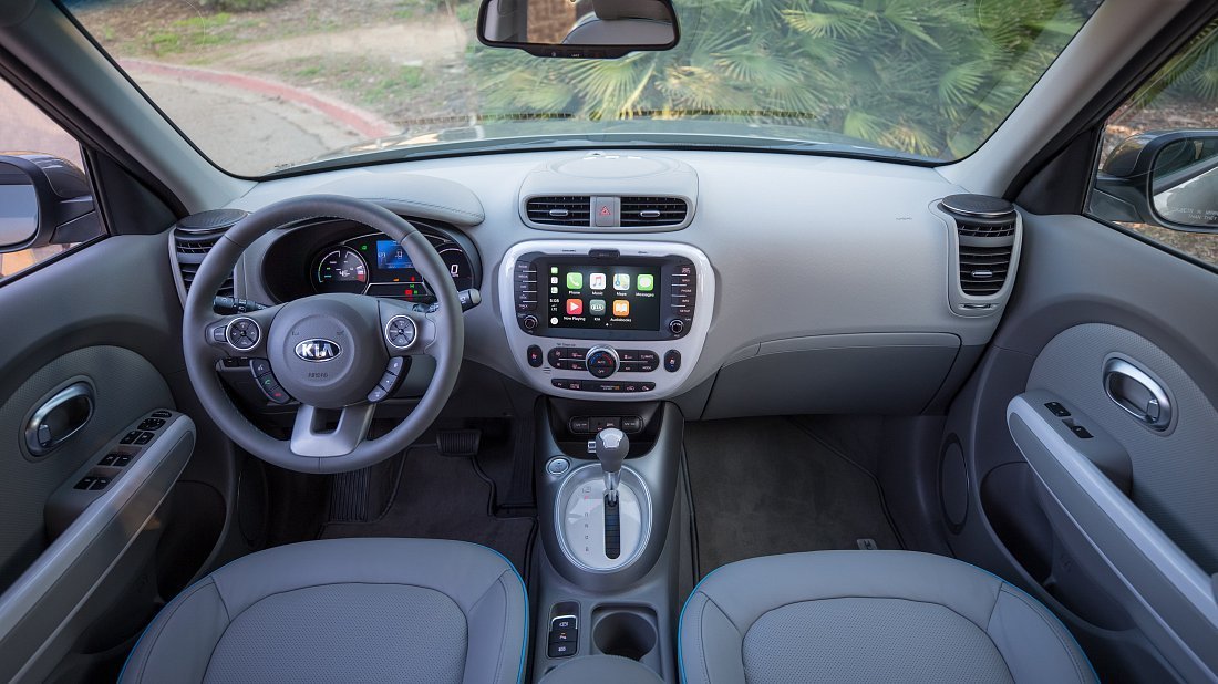 Kia Soul EV (2017-2019) interior, front seat, driver seat, dashboard, steering wheel, infotainment, cockpit