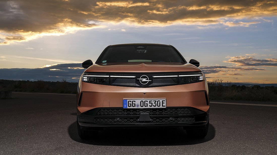 Opel Grandland Electric 82 kWh (2024-…) front fascia, grille, headlights, bumper, exterior