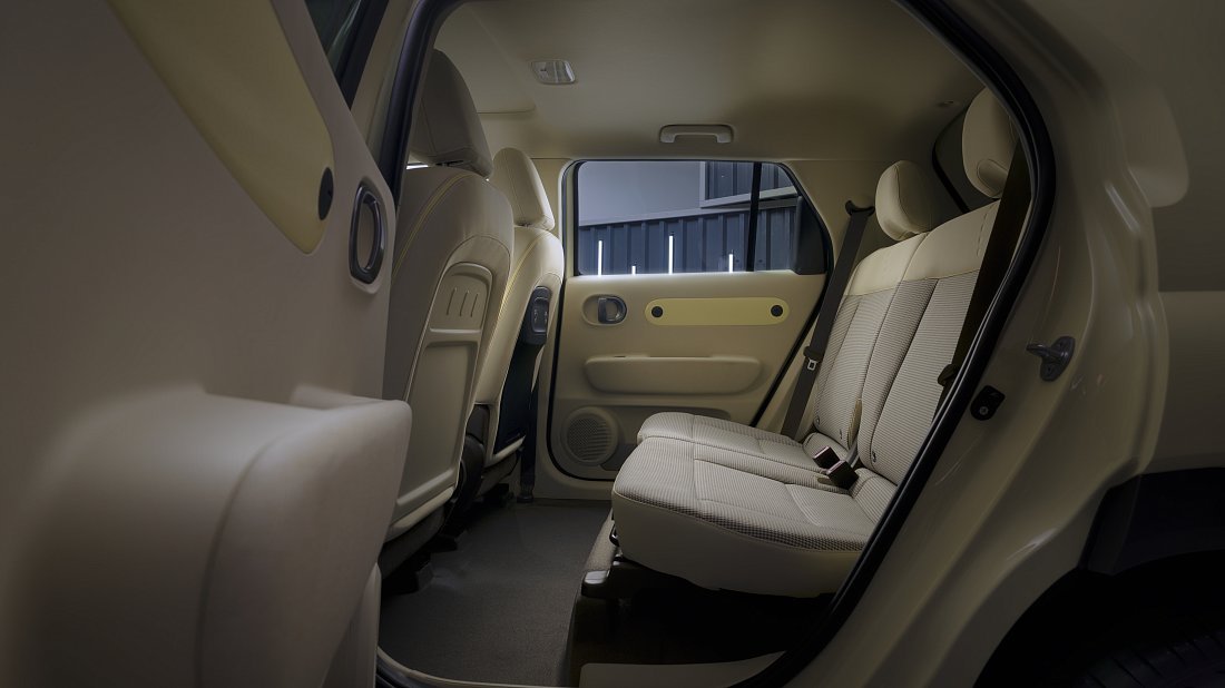 Hyundai Casper (Inster) Electric Standard Range (2024-...) rear seats, back seats, passenger seats, legroom, headroom, interior