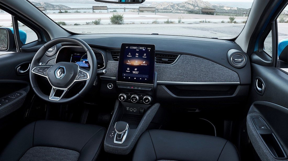 Renault Zoe Z.E. 50 R135 (2019-2024) interior, front seat, driver seat, dashboard, steering wheel, infotainment, cockpit