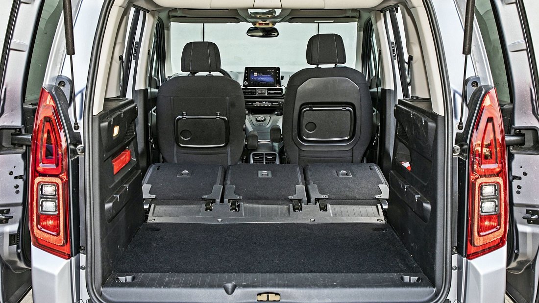 Toyota Proace City Verso Electric L1 50 kWh (2021-2024) folded trunk photo, boot, expanded, folded seats, maximum volume, max cargo, max capacity, max storage