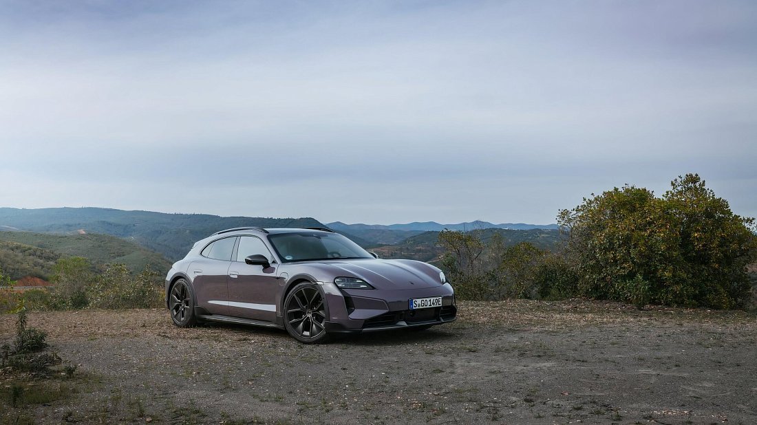 Porsche Taycan Turbo S Cross Turismo (2024-…) front view, front quarter, diagonal, exterior