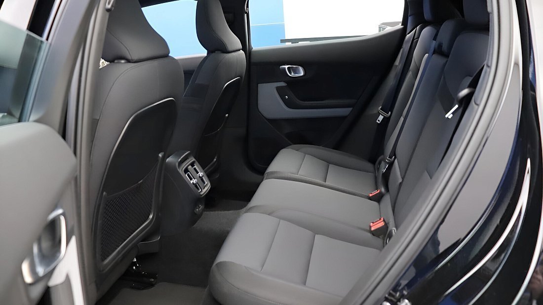 Polestar 2 Long Range Dual Motor (2023-…) rear seats, back seats, passenger seats, legroom, headroom, interior