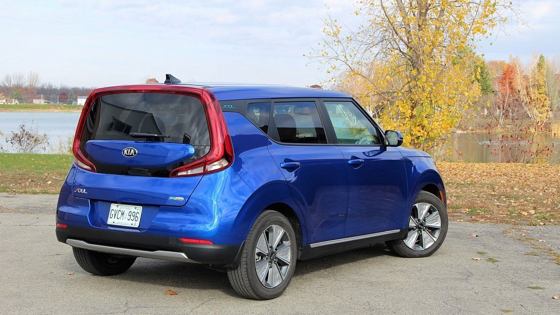 Kia Soul EV Standard Range (2020-…) rear quarter, three-quarter view, diagonal, exterior