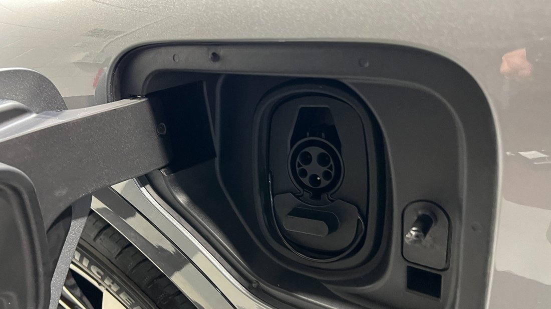 Acura ZDX A-Spec AWD (2024-…) charge port USA photo, charging, inlet, plug, connector
