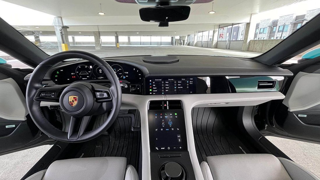 Porsche Taycan Turbo Sport Turismo (2022-2024) interior, front seat, driver seat, dashboard, steering wheel, infotainment, cockpit