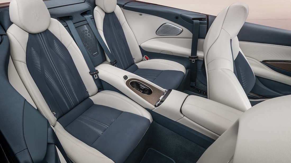 Maserati GranCabrio Folgore (2024-…) rear seats photo, back seats, passenger seats, legroom, headroom, interior