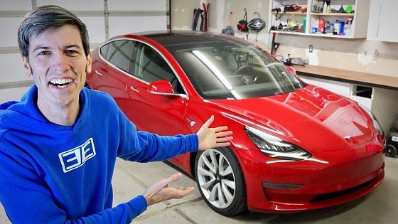 Video: I Bought A Tesla Model 3 - Celebrating 2 Million Subscribers!