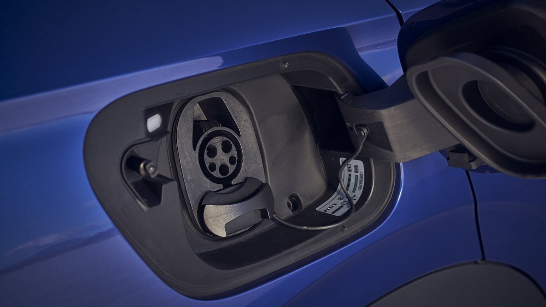 Volkswagen ID.4 Pro Performance (2021-2023) charge port USA, charging, inlet, plug, connector