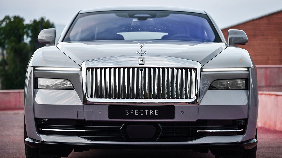 Rolls-Royce Spectre (2023-…) front fascia, grille, headlights, bumper, exterior