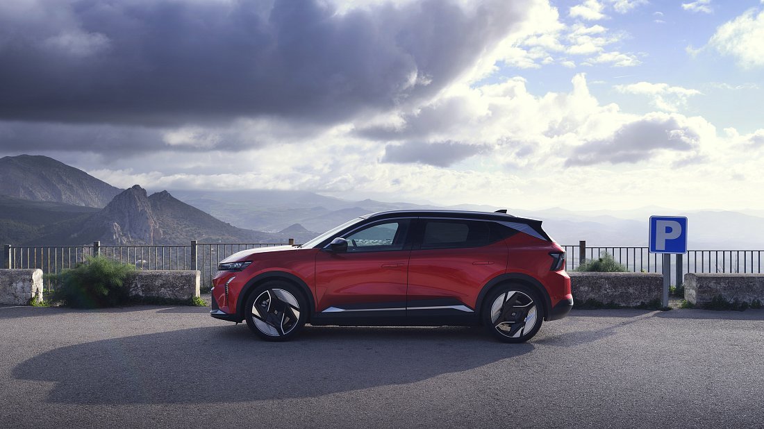 Renault Scenic E-Tech EV87 220hp (2023-…) side profile photo, silhouette, doors, wheels, exterior