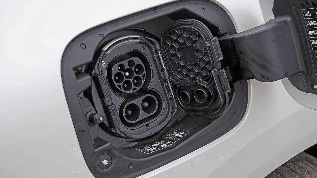 Mercedes EQB 300 4MATIC (2023-…) charge port Europe, charging, inlet, plug, connector