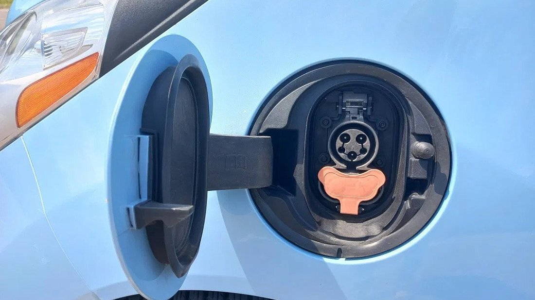 Chevrolet Spark EV 21 kWh (2013-2014) charge port USA, charging, inlet, plug, connector