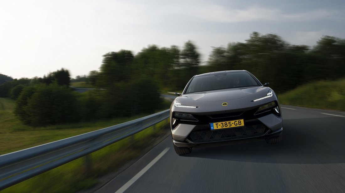 Lotus Eletre R (900 Sport/Sport Carbon) (2023-…) front fascia photo, grille, headlights, bumper, exterior