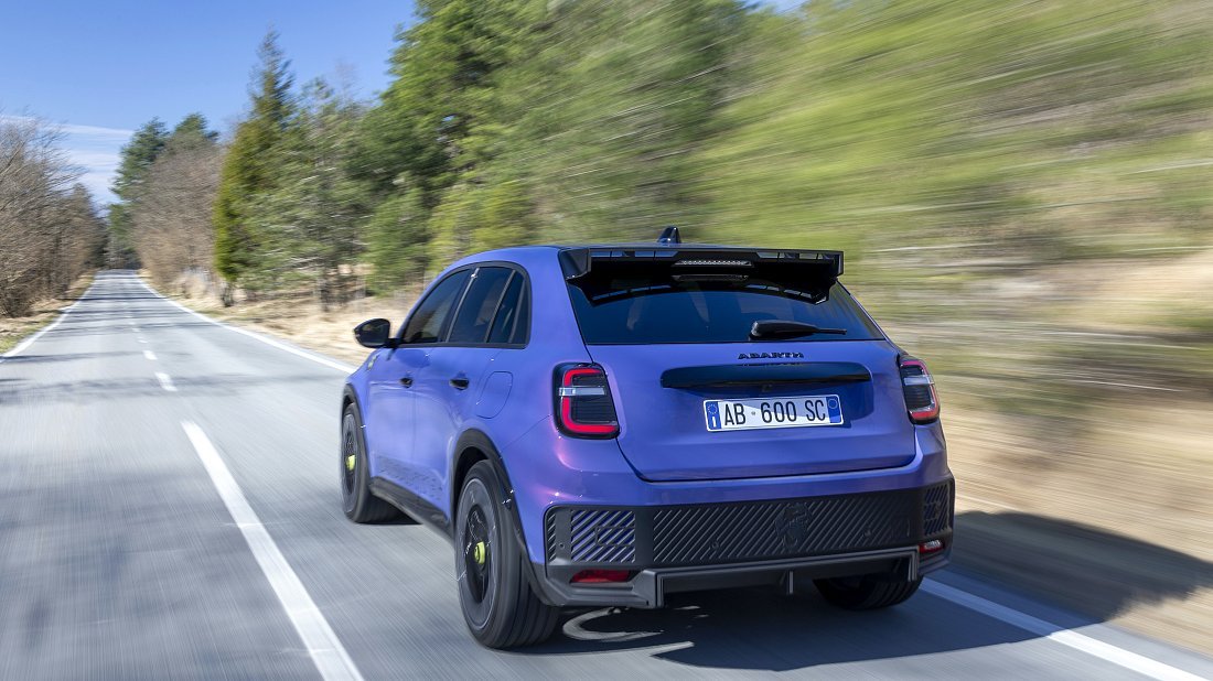 Abarth 600e Scorpionissima (2024-…) rear view, taillights, trunk, spoiler, badge, bumper, exterior