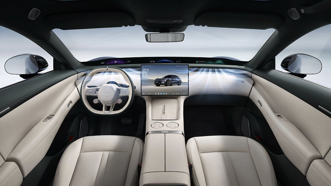 Xiaomi YU7 Pro (2025-...) interior photo, front seat, driver seat, dashboard, steering wheel, infotainment, cockpit
