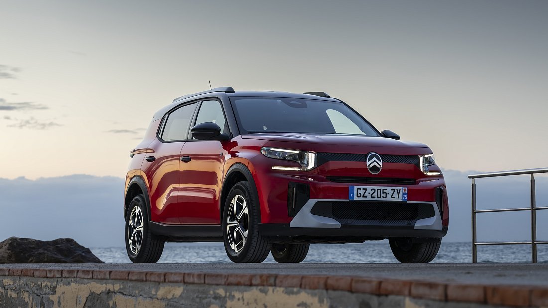 Citroën e-C3 Aircross Comfort Range (2024-…) front view photo, front quarter, diagonal, exterior