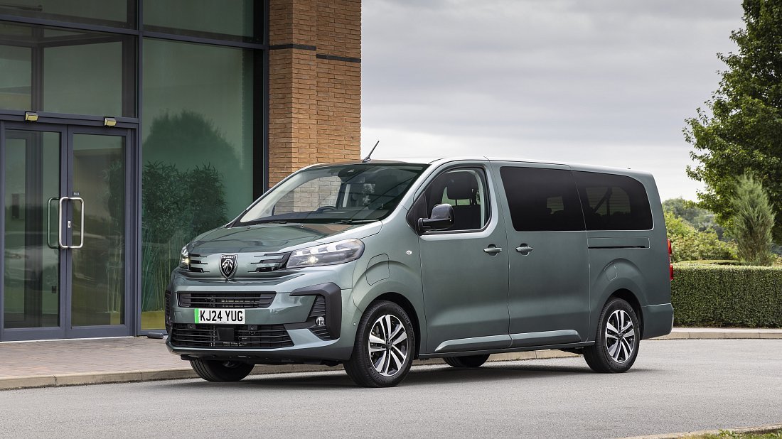 Peugeot e-Traveller L2 75 kWh (2024-...) front view, front quarter, diagonal, exterior