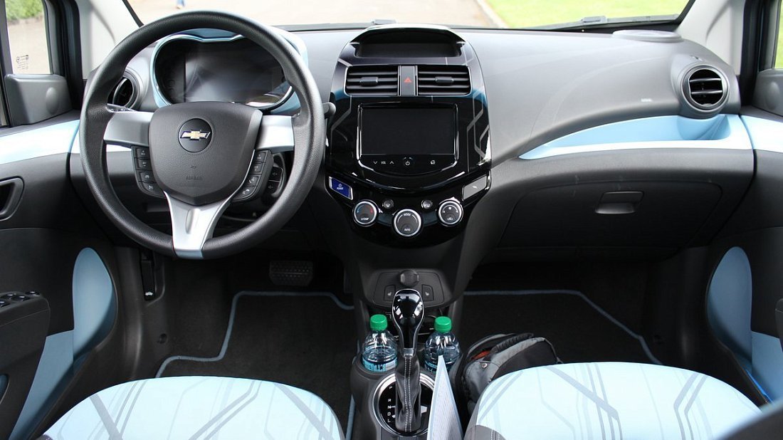 Chevrolet Spark EV 21 kWh (2013-2014) interior, front seat, driver seat, dashboard, steering wheel, infotainment, cockpit