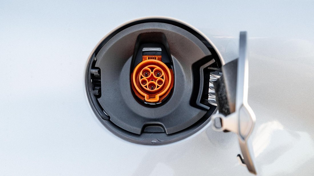 Fiat 500e Hatchback 24 kWh (2013-2019) charge port USA photo, charging, inlet, plug, connector