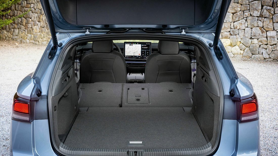 Volkswagen ID.7 Tourer Pro (2024-…) trunk, boot, expanded, folded seats, maximum volume, max cargo, max capacity, max storage