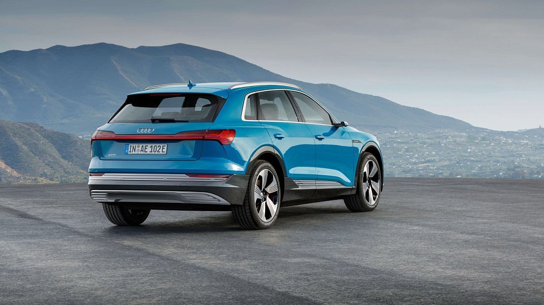 Audi e-tron 55 quattro (2019-2022) rear quarter, three-quarter view, diagonal, exterior