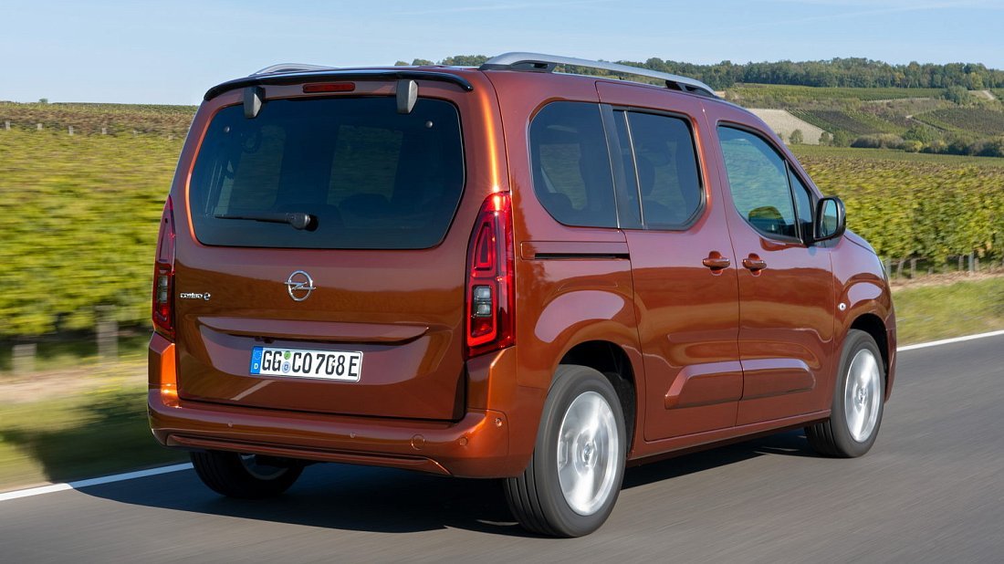 Opel Combo Electric Life 50 kWh (2021-2024) rear quarter, three-quarter view, diagonal, exterior