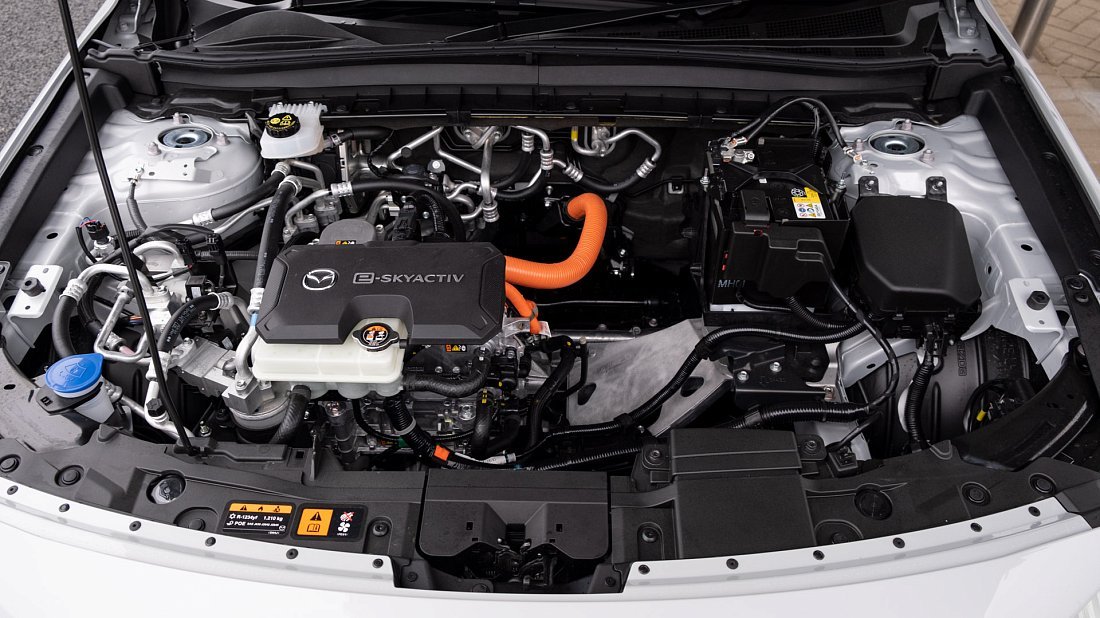 Mazda MX-30 Electric (2020-…) frunk, front trunk, under hood, storage, cargo, capacity, bonus space