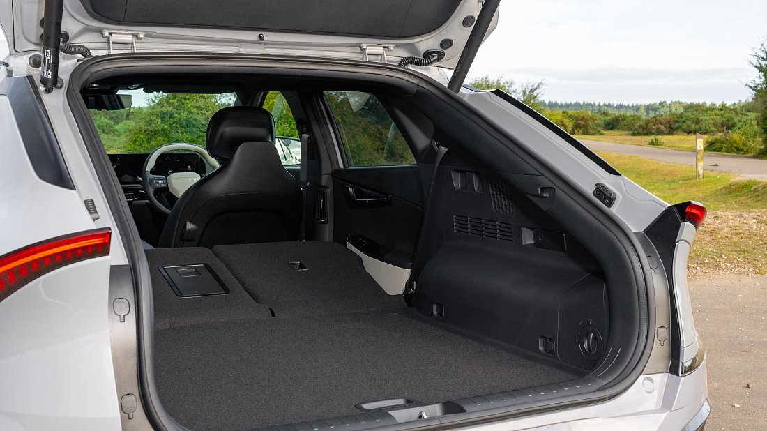 Kia EV6 Standard Range RWD (2024-…) trunk, boot, expanded, folded seats, maximum volume, max cargo, max capacity, max storage