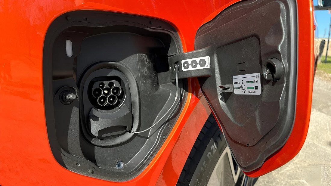Volkswagen ID.Buzz GTX (2024-…) charge port Europe, charging, inlet, plug, connector