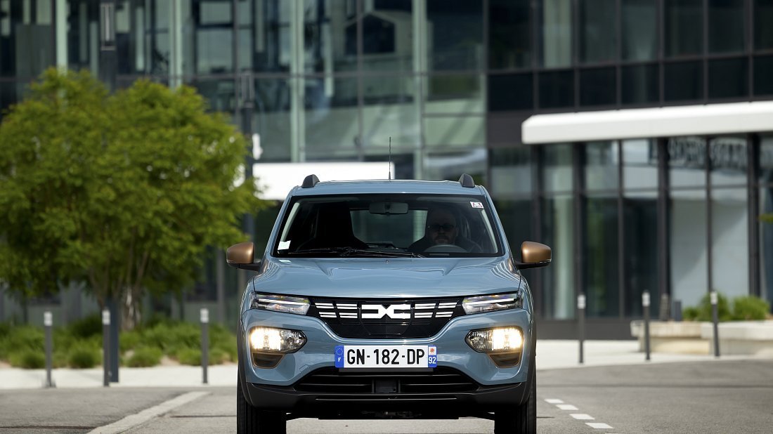 Dacia Spring Electric 65 (2023-2024) front fascia photo, grille, headlights, bumper, exterior