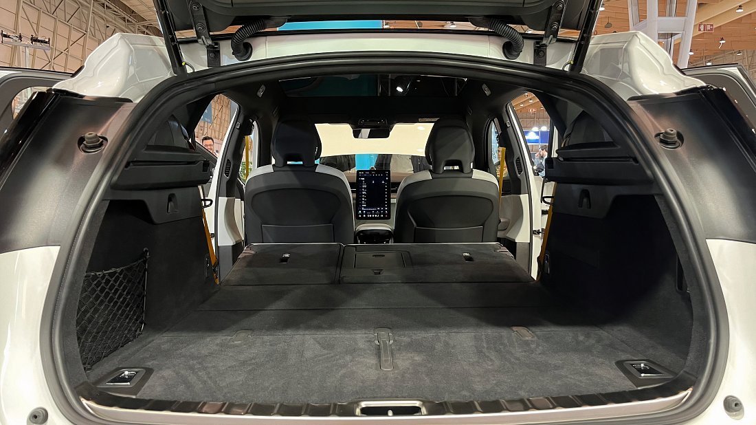 Polestar 3 Long Range Dual Motor (2024-…) trunk, boot, expanded, folded seats, maximum volume, max cargo, max capacity, max storage