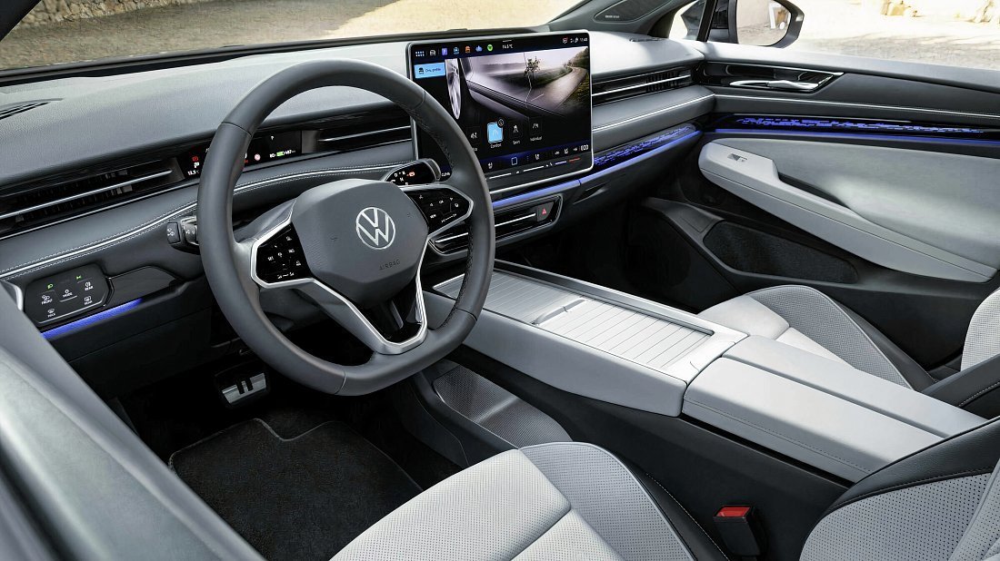 Volkswagen ID.7 Tourer Pro (2024-…) interior, front seat, driver seat, dashboard, steering wheel, infotainment, cockpit