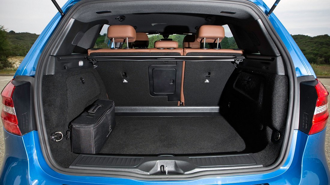 Mercedes B 250e (2014-2017) trunk photo, boot, seats up, seats upright, cargo space, cargo volume, cargo capacity, storage