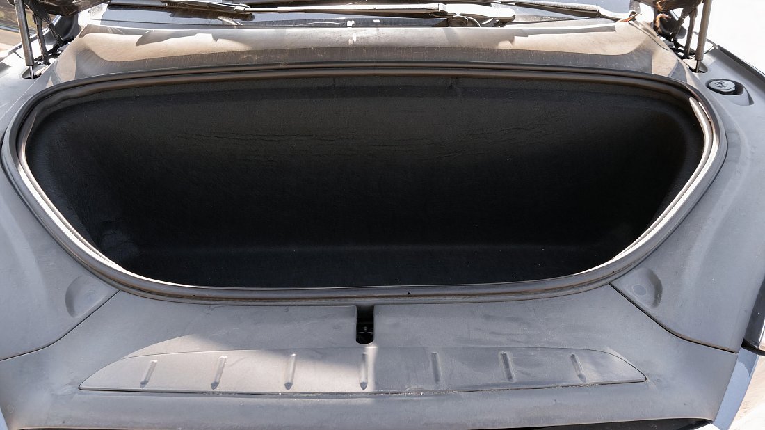 Tesla Model X P100D (2016-2019) frunk, front trunk, under hood, storage, cargo, capacity, bonus space