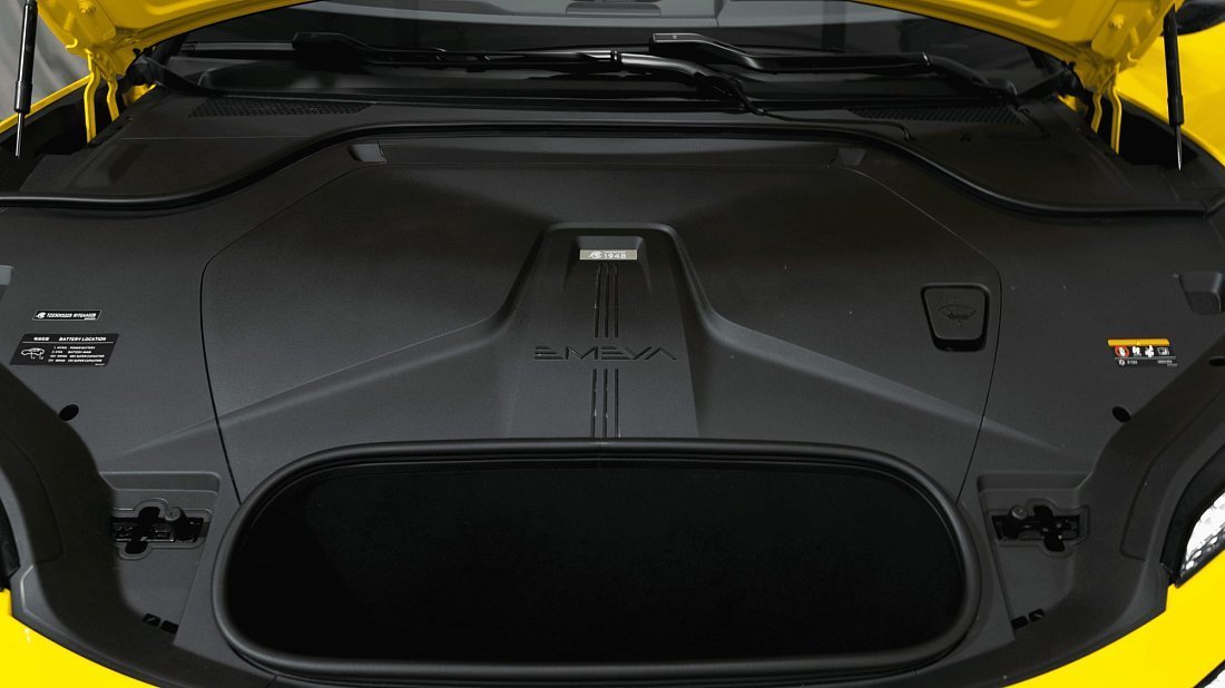Lotus Emeya 600 (2024-...) frunk, front trunk, under hood, storage, cargo, capacity, bonus space