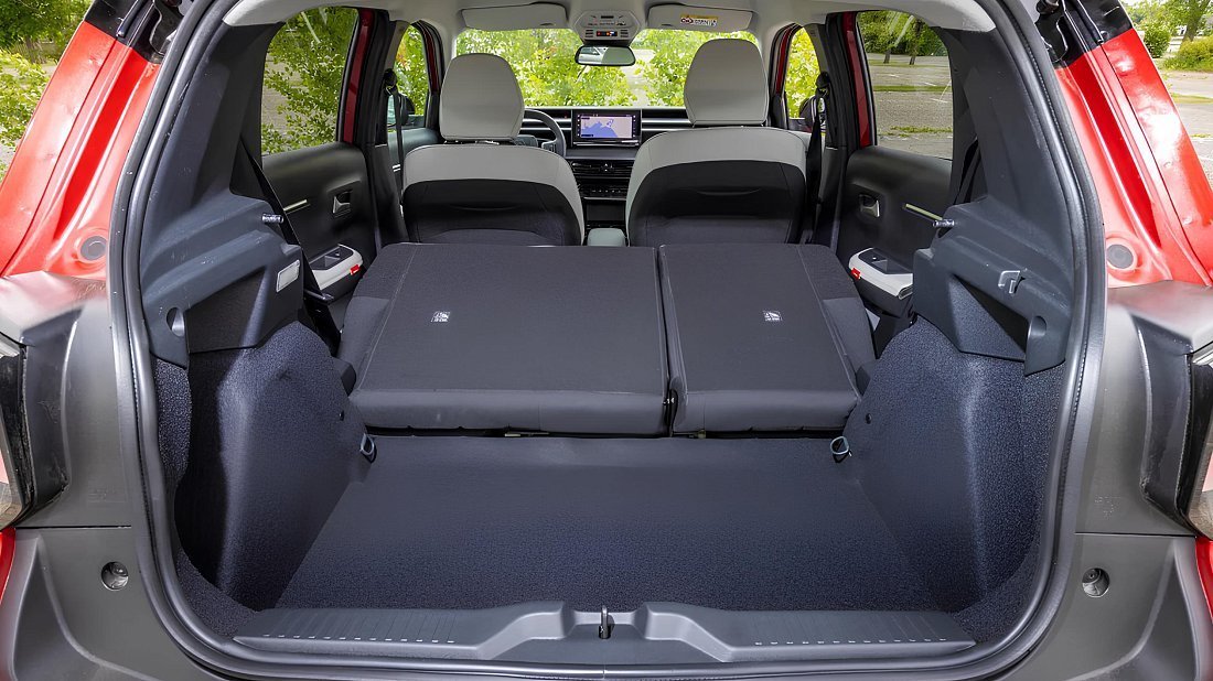 Citroën e-C3 (2024-…) trunk, boot, expanded, folded seats, maximum volume, max cargo, max capacity, max storage