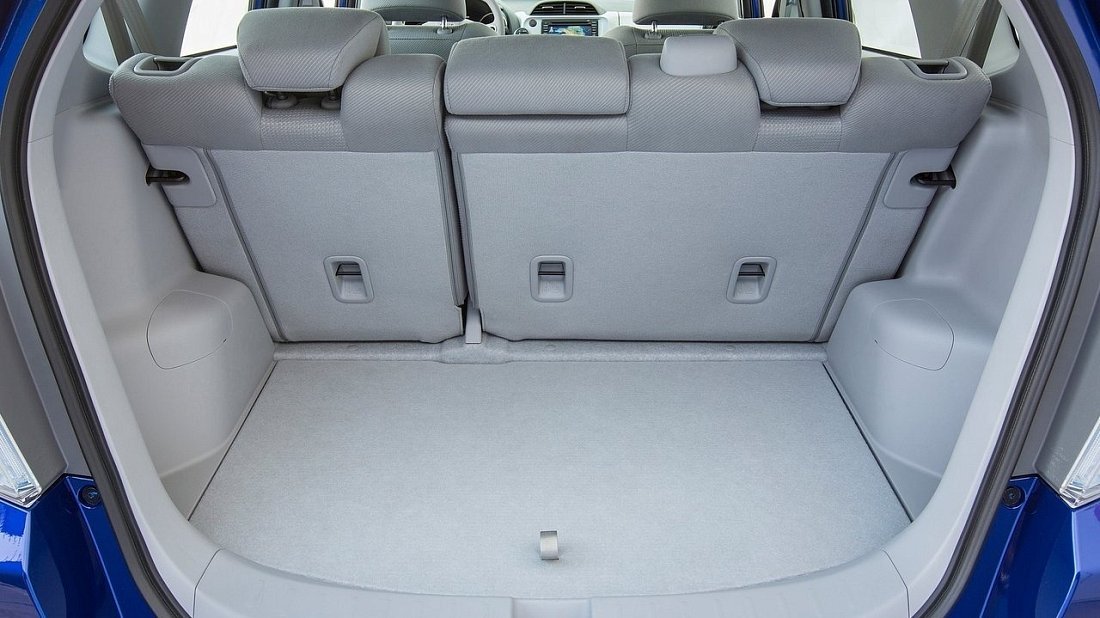 Honda Fit EV (2013-2015) trunk photo, boot, seats up, seats upright, cargo space, cargo volume, cargo capacity, storage
