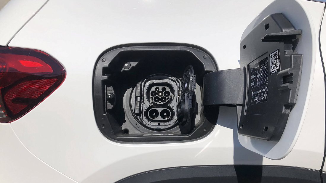 Mercedes EQA 300 4MATIC (2021-2023) charge port Europe, charging, inlet, plug, connector