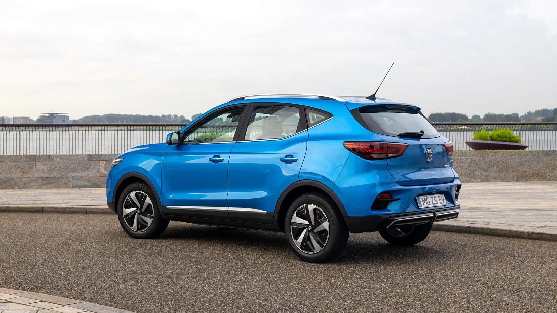 MG ZS EV Standard Range (2021-…) rear quarter, three-quarter view, diagonal, exterior