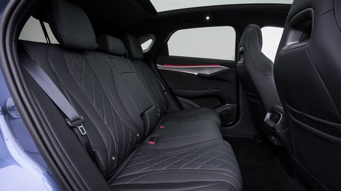 BYD Sealion 7 Design AWD (2024-...) rear seats, back seats, passenger seats, legroom, headroom, interior